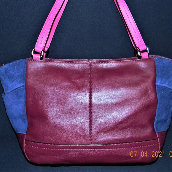 COACH QUILTED CARRIE PARK BAG - Picture 4 of 9